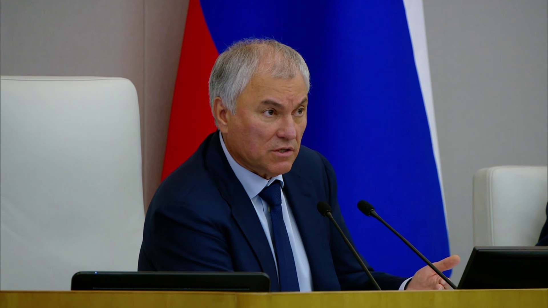 Володин напомнил об обязанности знать русский язык приезжающими в страну мигрантами